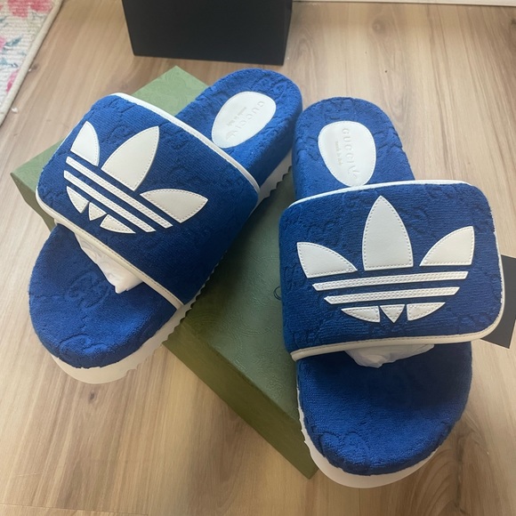 Gucci X Adidas 
GG Platform Sandal Blue - Picture 5 of 6